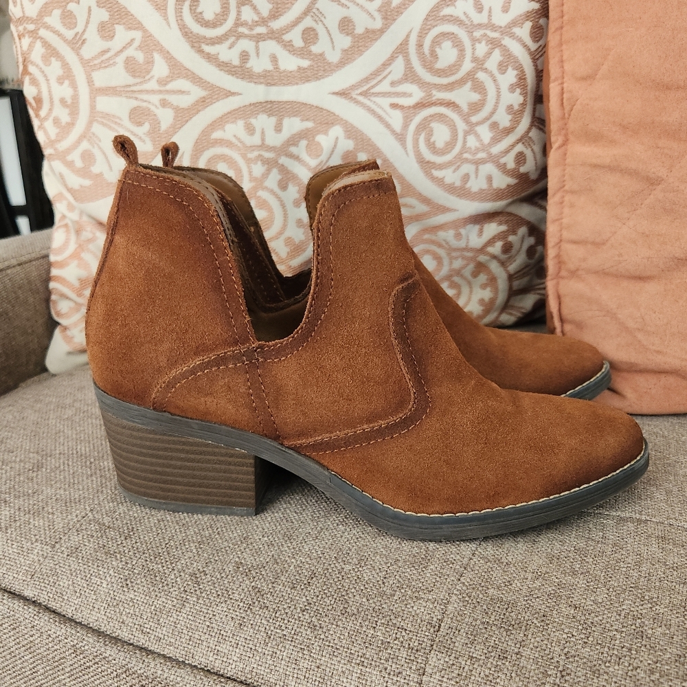 Sonoma Suede Ankle Booties Slit Side Open Ankle BOHO "woodcut whiskey" Size 10